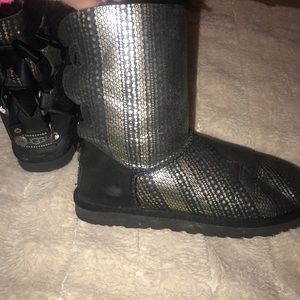 Ugg Bailey bow boots. Lightly worn. Size 6